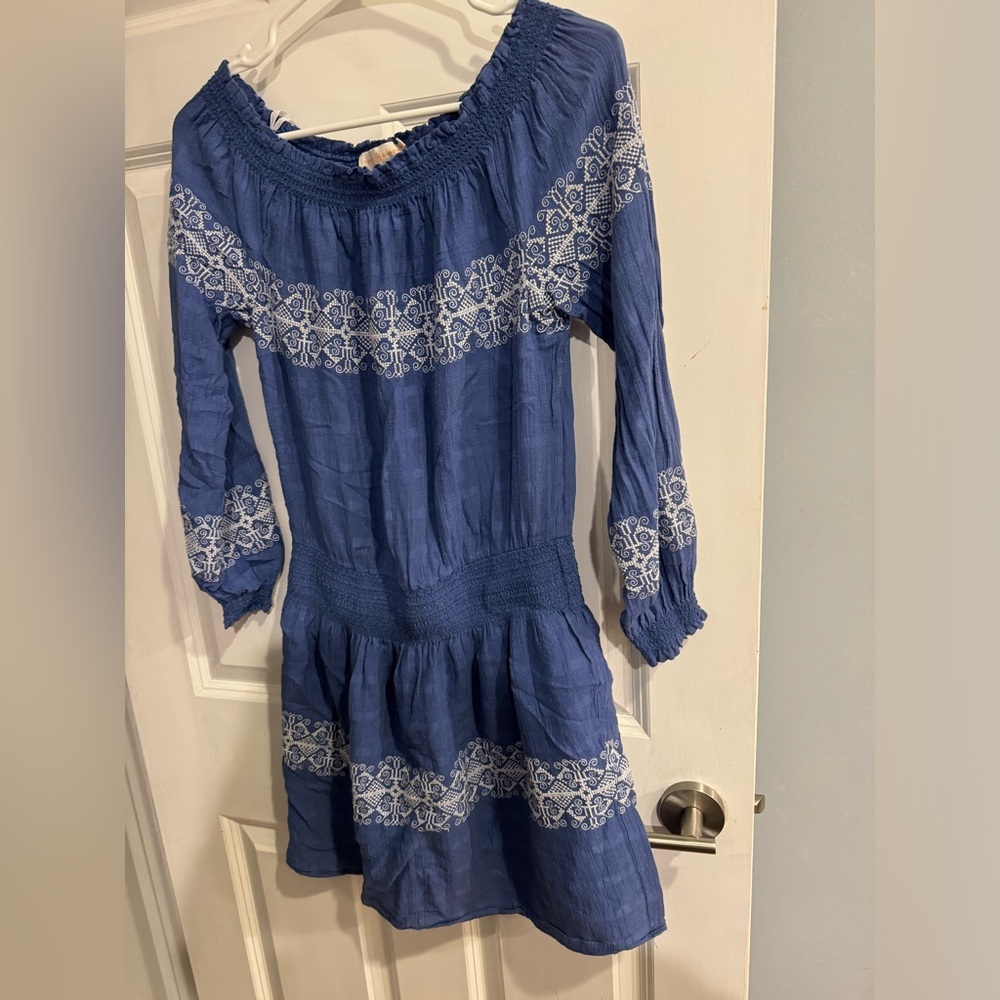 Light beautiful tunic